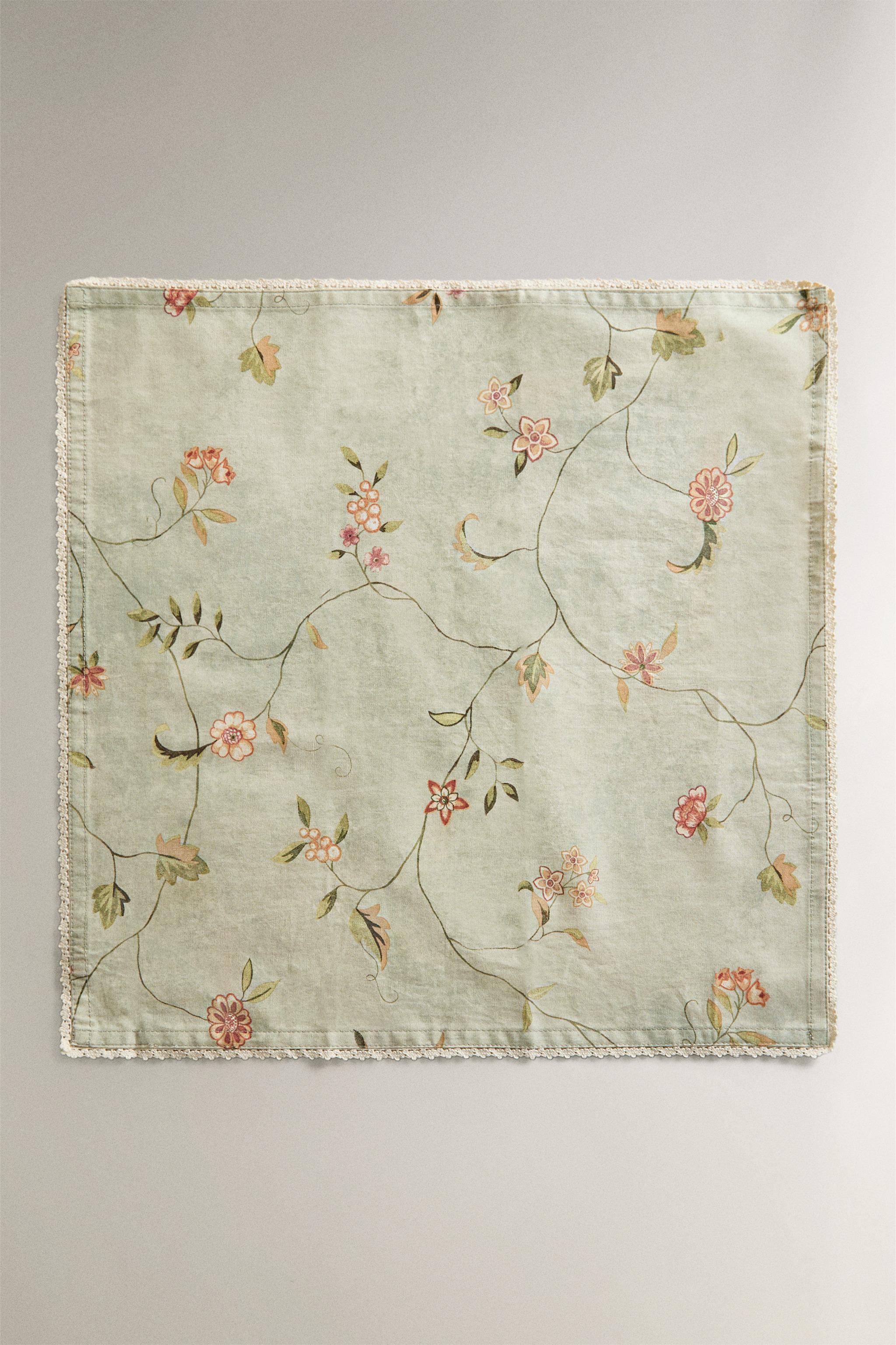 PACK SERVIETTE DE TABLE IMPRIMÉ FLORAL ET DENTELLE (LOT DE 2)